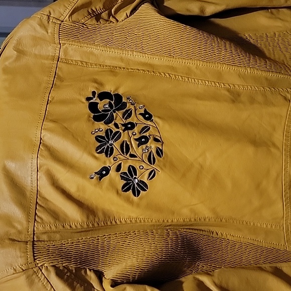 Vegan leather Jacket for Woman - Picture 3 of 4